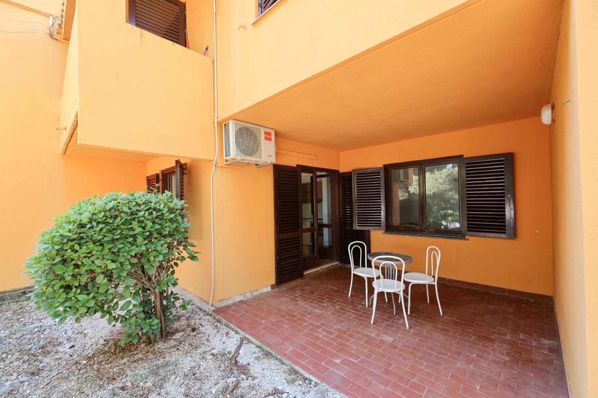 Apartments Medena Budget Τρογκίρ Εξωτερικό φωτογραφία