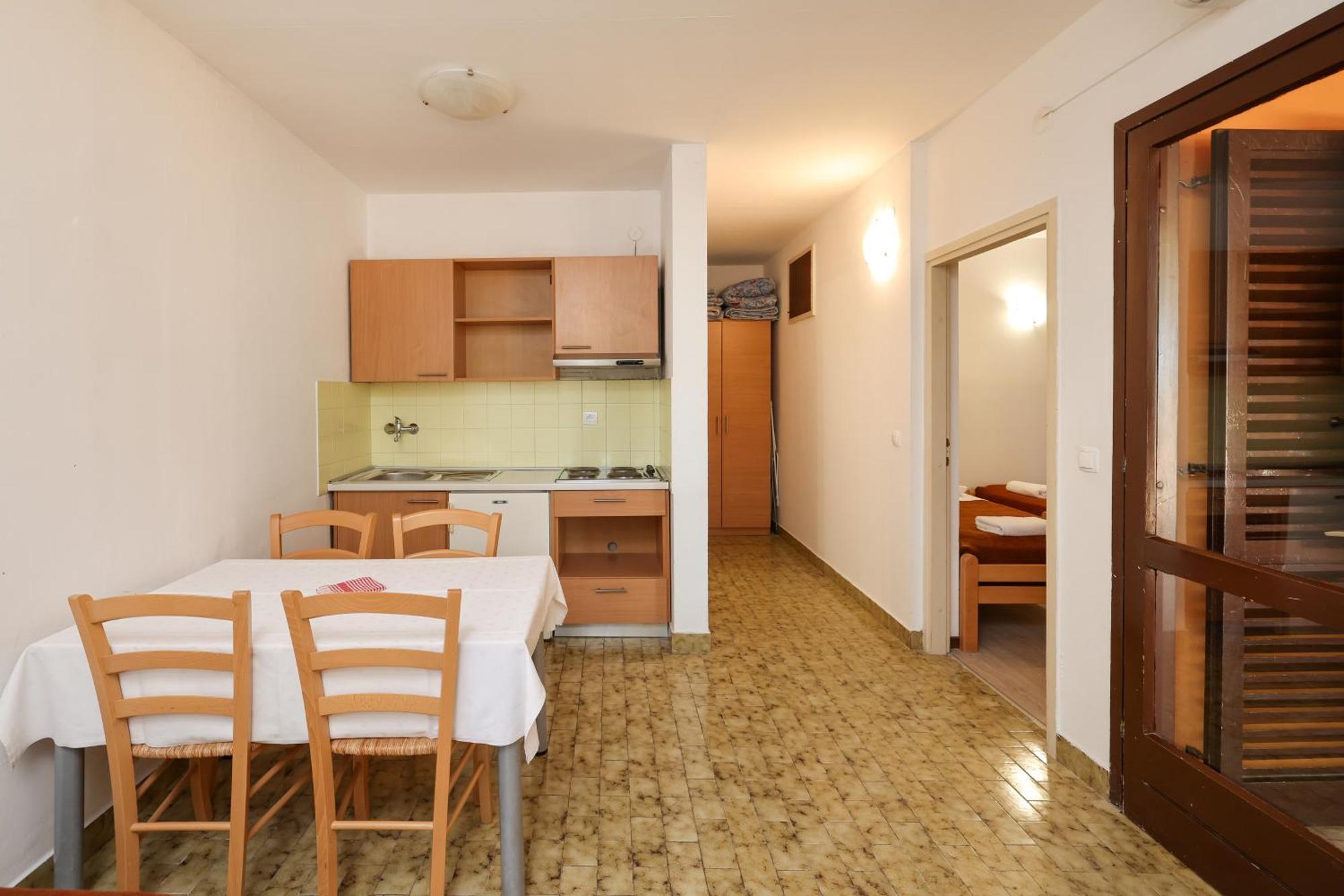 Apartments Medena Budget Τρογκίρ Εξωτερικό φωτογραφία