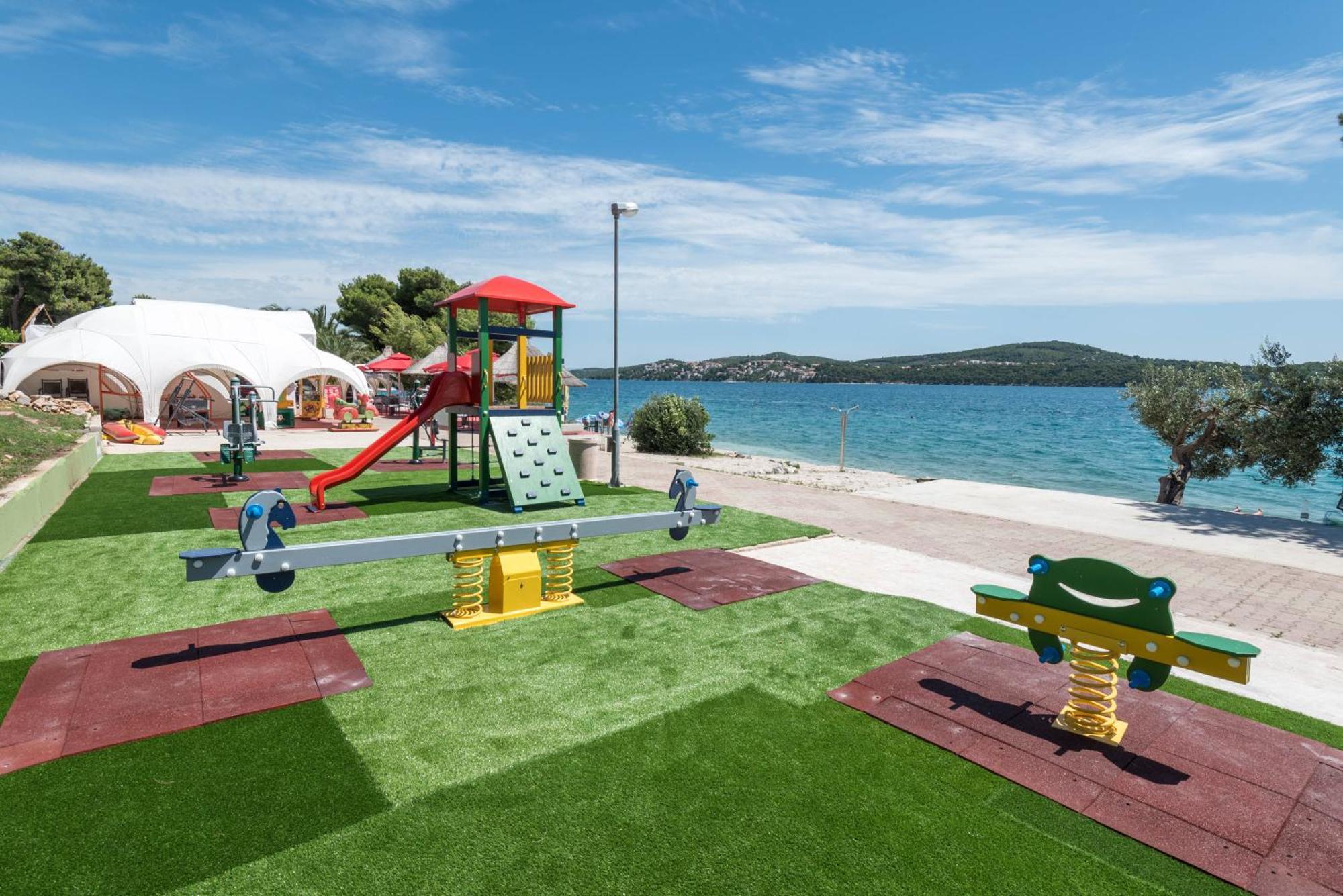 Apartments Medena Budget Τρογκίρ Εξωτερικό φωτογραφία