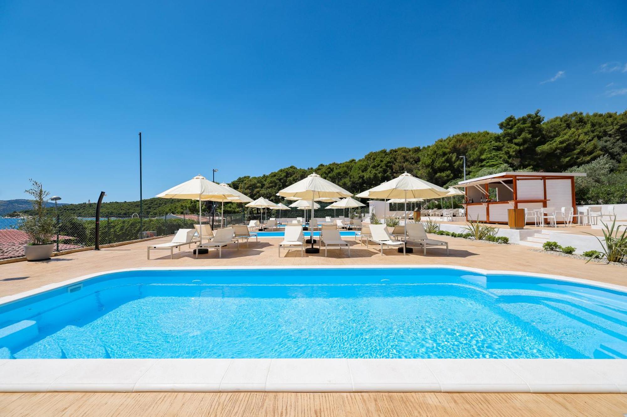 Apartments Medena Budget Τρογκίρ Εξωτερικό φωτογραφία