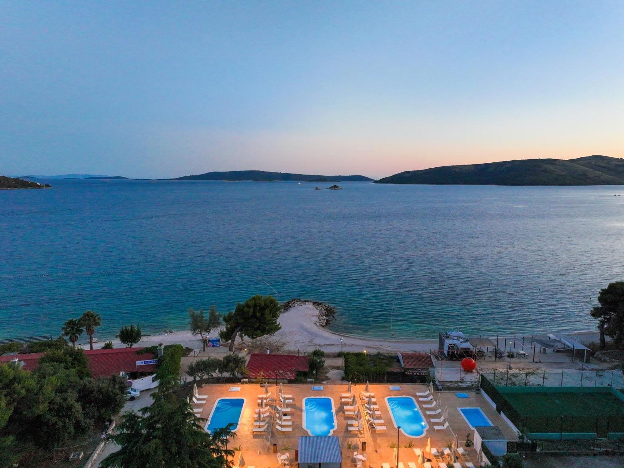Apartments Medena Budget Τρογκίρ Εξωτερικό φωτογραφία